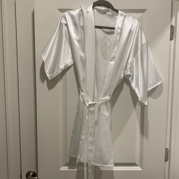 SILK ROBE: White Bride Robe - Picture 2 of 2